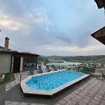 Torre Belvedere * نويفالوس